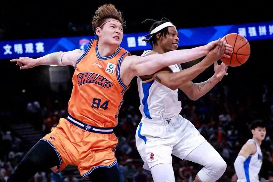 CBA战报：周琦陈盈骏关键失误，上海险遭北京大逆转
