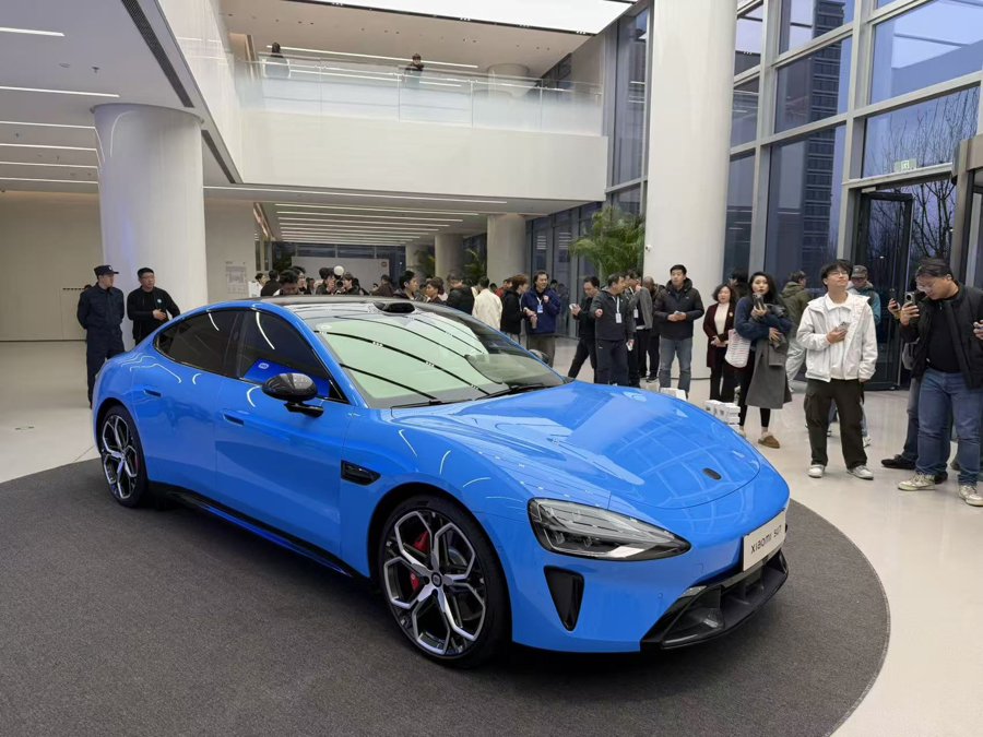 “性价比之王”顶不住了,小米新车逆势微涨4000元,AI让国产电车更贵了