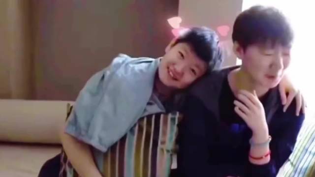 孙颖莎王曼昱赛场并肩成长，场下姐妹情深