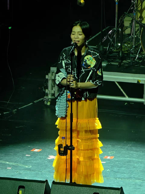 洪佩瑜上海演唱会演绎蔡健雅《夜盲症》