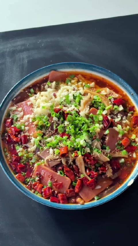 “毛血旺做法大公开！会做饭的男人简直帅过彭于晏，赶紧学起来！”