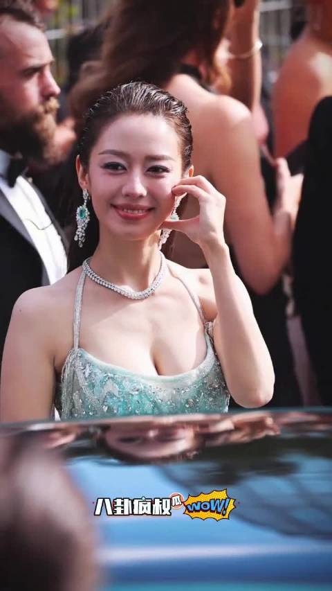 吉娜身材凹凸有致，惊艳戛纳电影节！