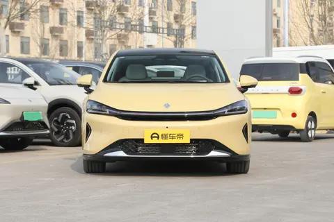 五菱又一神车上市?1.5T插混C级掀背轿跑,油耗4.8L,13.28万起