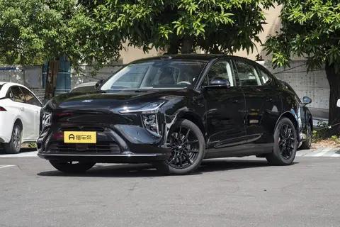 20 万级新能源 SUV,配置与技术越级,智己 LS6 实测报告