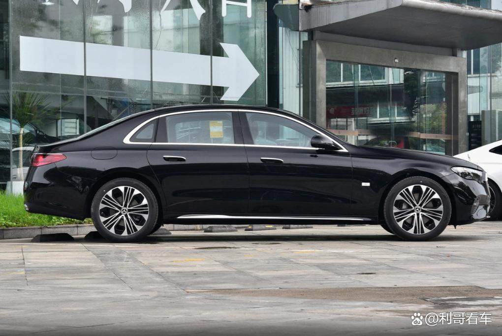 40万级豪华C级标杆!2026款奔驰E 300 L豪华型,实测优缺点全公开