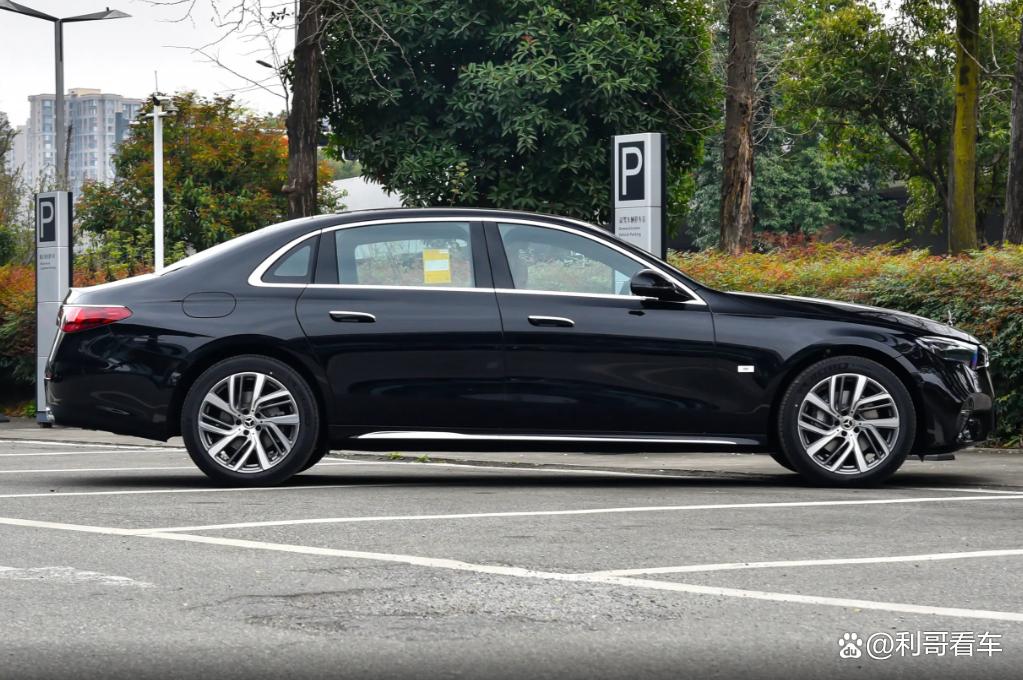 2026奔驰E级四款车怎么选?E 300 L时尚型值不值,一文说透