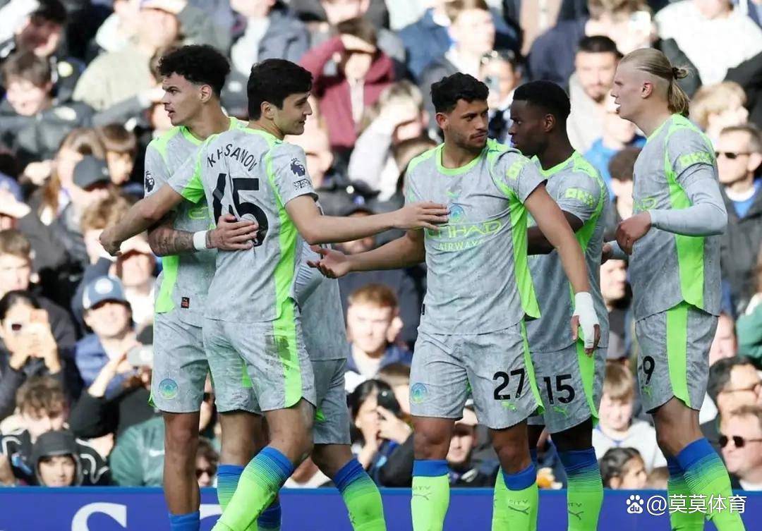 随着曼城3-0切尔西，热刺0-1爆冷，维拉1-1，英超最新积分已出