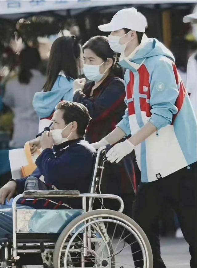 韩红基金会年报曝光,王一博低调捐出200万,多年善举令人敬佩_公益_河南_物资