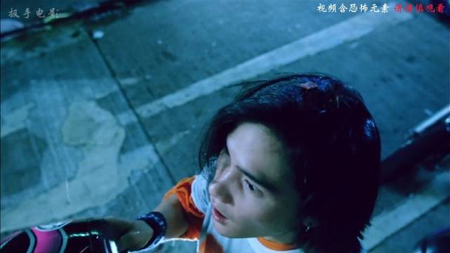 小时候看的这个系列是真的很吓人，但因为太喜欢主演了看了好几遍