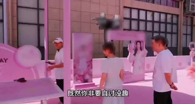 黄子韬放狠话拒打乒乓球却秒拿球拍，与陈梦互动笑翻全场