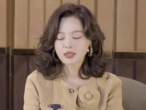 辛芷蕾主演好莱坞黄柳霜传记片，班底薄弱引质疑