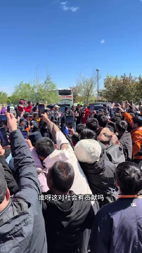 张艺兴公益行动获大众肯定