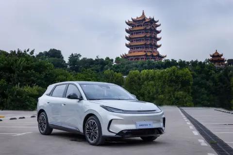 极狐T1 6.88万起 名爵MG4谁才是A0级纯电车真香之选