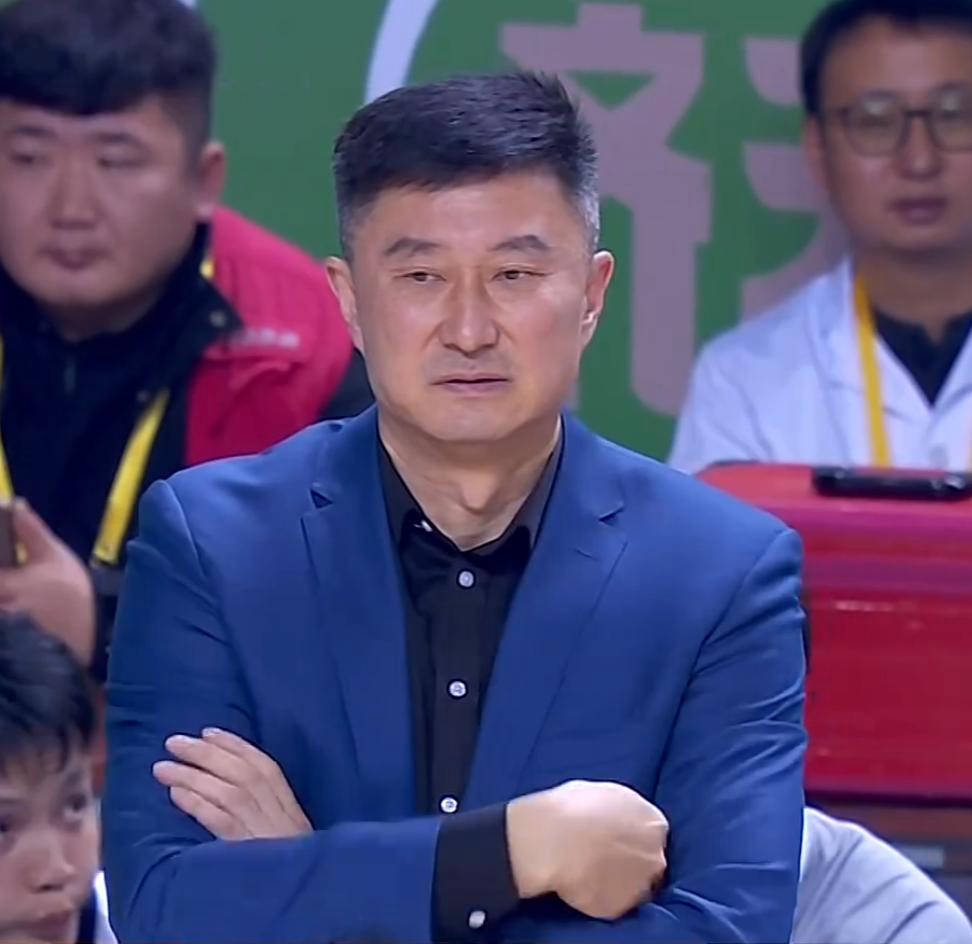 宏远早报：杜锋深夜发声，徐杰启程美国特训，朱芳雨积极备战新赛季