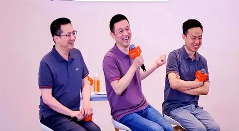 蔚来李斌:祝理想i8大卖，只要选纯电就是队友