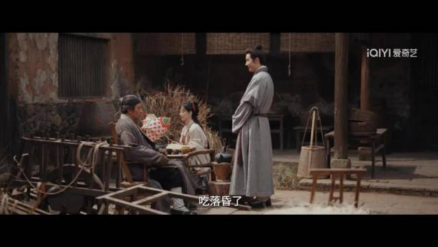 杨紫李祯温馨互动引关注