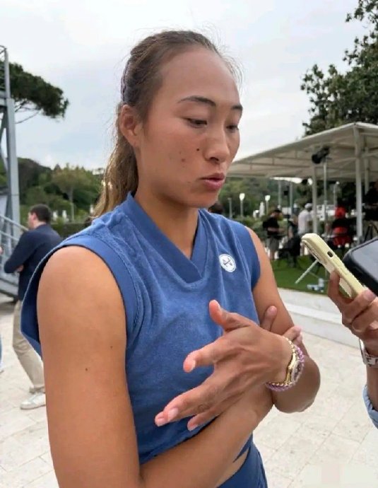 排名53非种子出战！郑钦文携传奇教练决战法网，能逆袭吗？