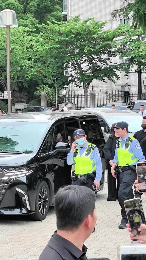 赵露思今天线下活动路透