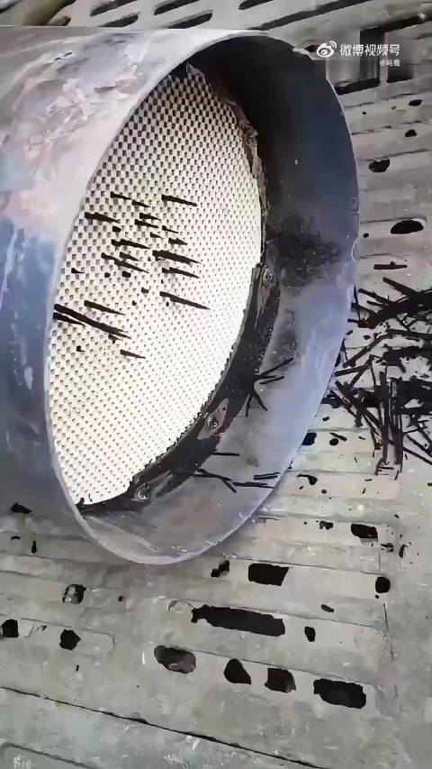 洗车还得看二手车贩子，车主看到洗完的车突然就不想卖了
