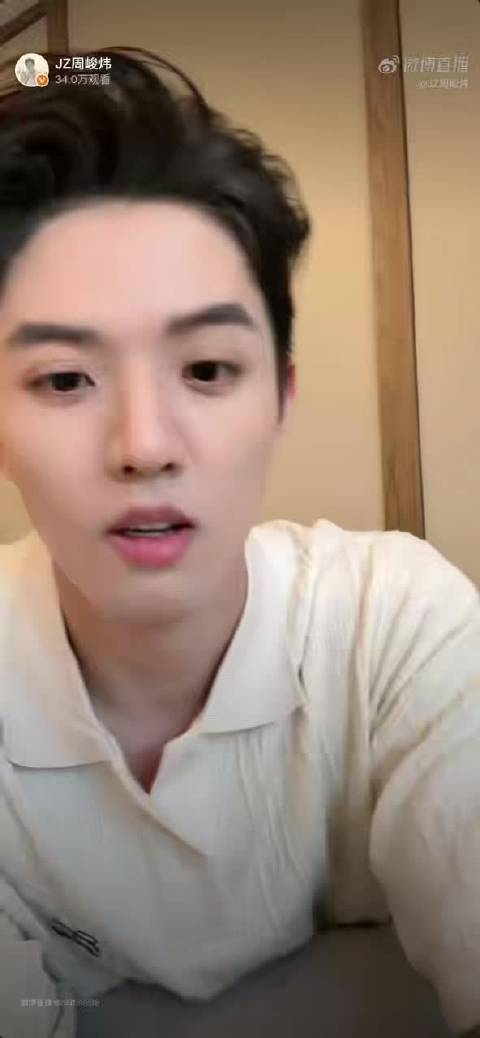 这怎么不算@JZ周峻炜 和李荣浩有联动呢，期待主任演唱会打卡成功