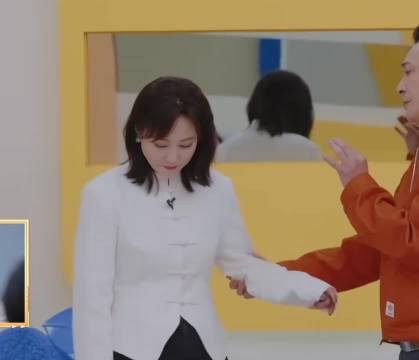 郝蕾吴镇宇综艺示范吻戏，我的妈呀一定要亲吗