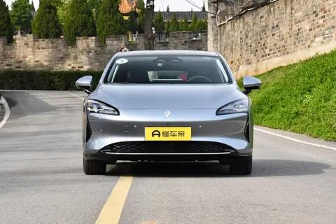 宝骏新宠儿！灵语智舱+灵眸智驾3.0，纯电续航600KM真的香吗？