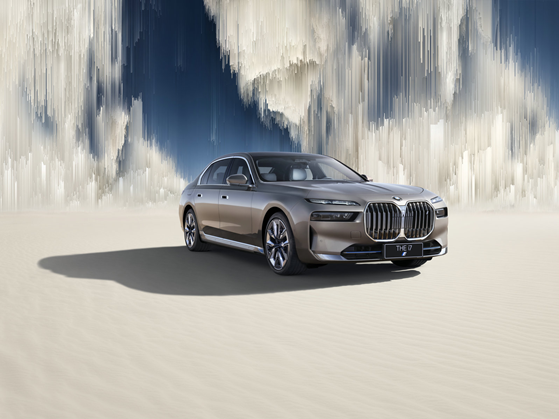 “电动时代的旗舰”创新纯电动BMW i7上市