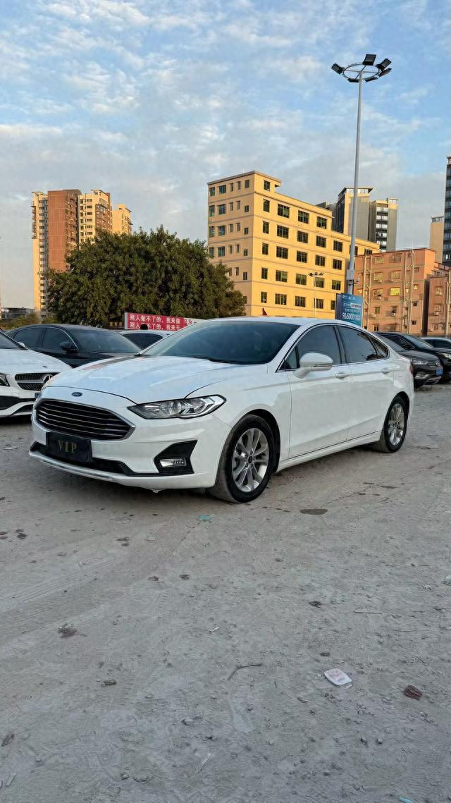 预算8万买什么车好?6.8万入手二手蒙迪欧，如何?_懂车人聊车