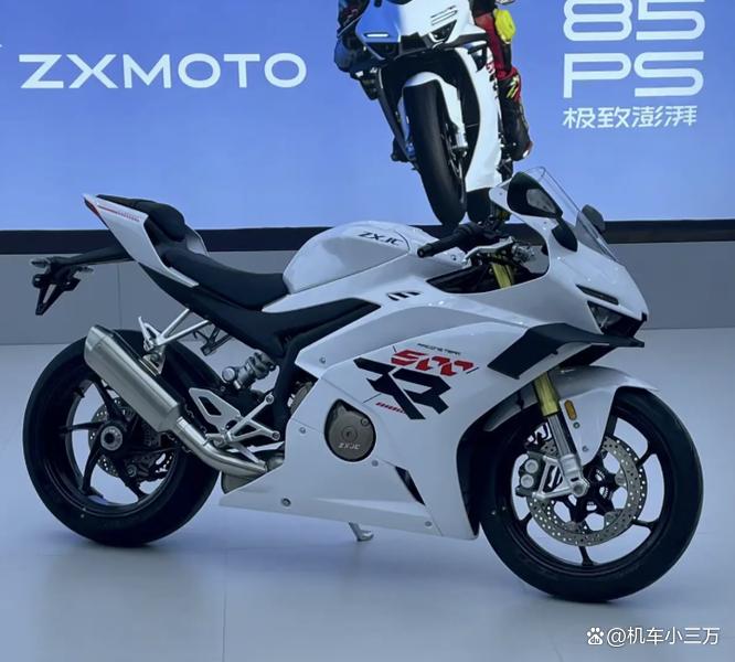价格全面“失控”的26年:3万拿500双缸、2万开四缸?摩托市场已经彻底卷疯了!