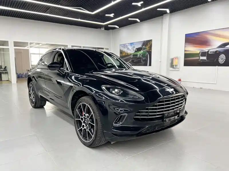 131万拿下二手阿斯顿·马丁DBX,2021款行驶3万多公里,超豪华活力四射