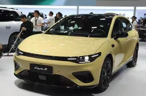 10 万级能买后驱小钢炮？零跑 Lafa5 真实体验：操控和性价比都在线