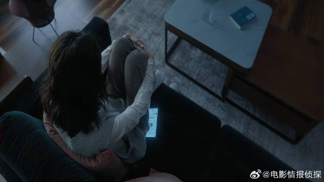 女学生被富豪侵犯跳楼 周冬雨替她发声，奈何干不过