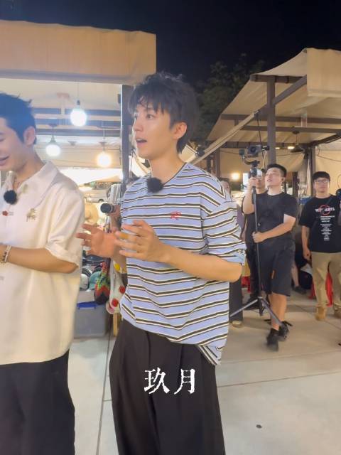 伫立你身畔，幸福感满溢而出
