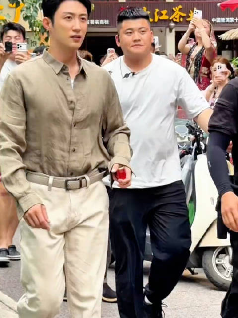 走路带风的黄景瑜，实力派男演员