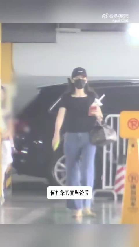 王鸥带女儿逛街，母女同框超有爱！
