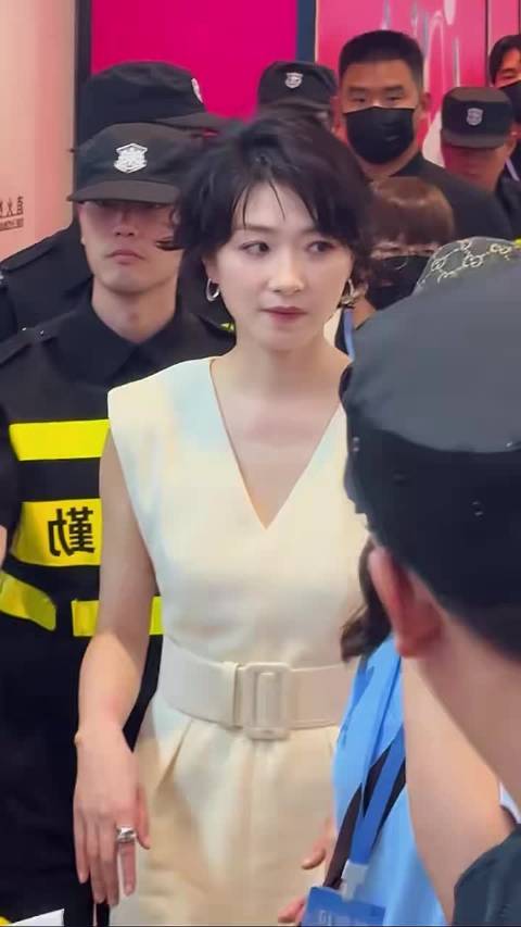 万茜线下活动，小表情萌晕了！