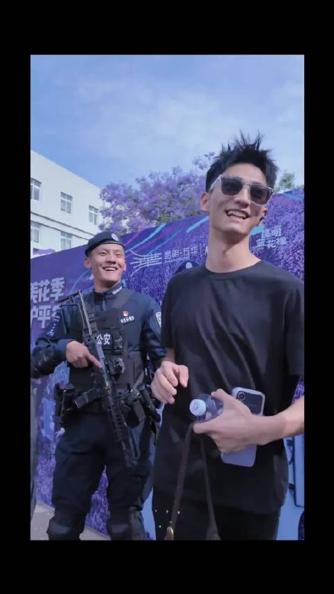 蓝花楹特警彭于晏
