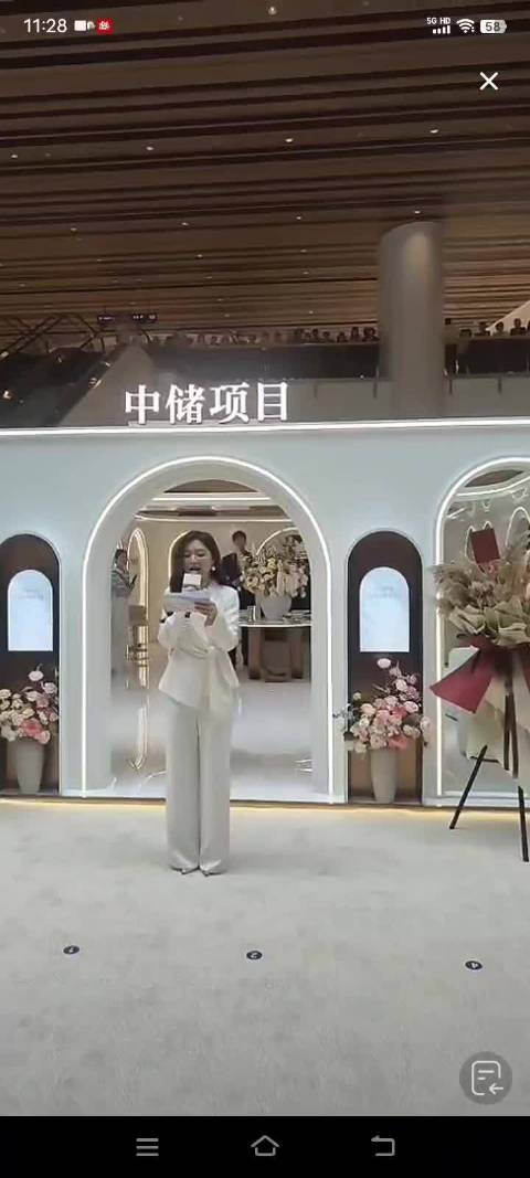 郭艾伦回沈阳与粉丝互动，直言像回家一样亲切