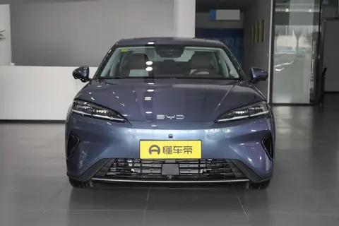 家用纯电轿车实测 海豹07EV705km 续航踏青出行体验