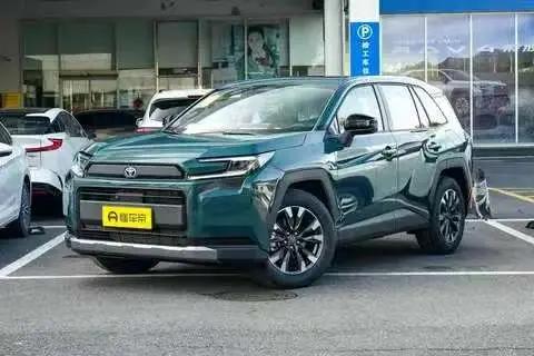 家用SUV怎么选?实测全新RAV4荣放,16.98万双擎版值得入手吗?