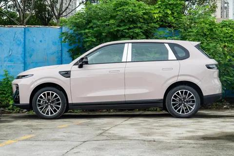 10万级纯电SUV,激光雷达8295芯片,零跑B10 1万元升级值得买吗?