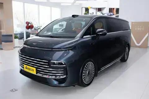 26.98万起吉利银河V900把“三排全是头等舱”做成标配！