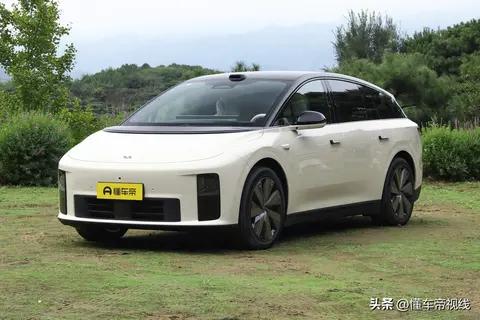 新车|5座中大型纯电SUV/配皇后座椅/售价24.98万元，理想i6实拍