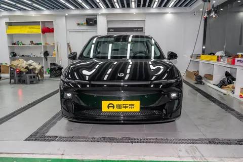 零跑 B01 深度测评：10 万级纯电轿车如何成为年轻人的理想座驾