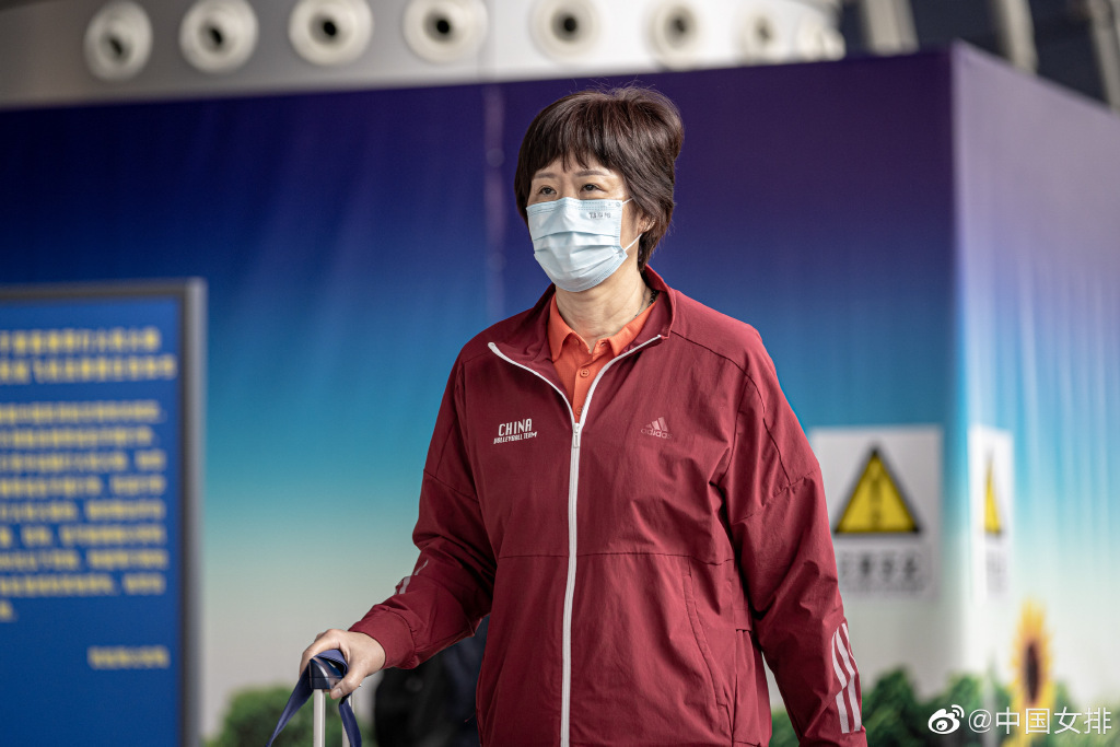 郎平带队中国女排启程参加世界女排联赛_国内新闻_国内国际_新闻频道_福州新闻网