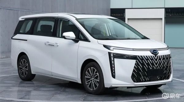 上汽大通MAXUS G70它采用磷酸铁锂电池