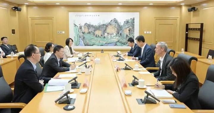 财政部副部长廖岷会见美国科恩集团高级顾问艾伦