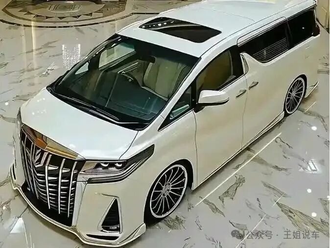 2026 款丰田埃尔法曝光,2.5L 混动 + 250 马力 + WLTC 油耗 6.3L,终端仅售 82.90W 起
