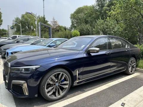 宝马 M760 Li xDrive 运动套装,行驶的宫殿