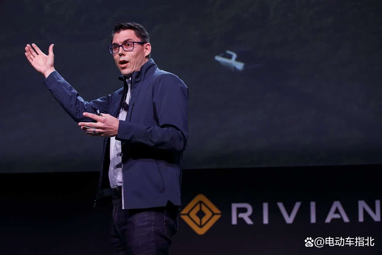 担心功能被滥用破坏路面,Rivian回应为何取消原地掉头功能
